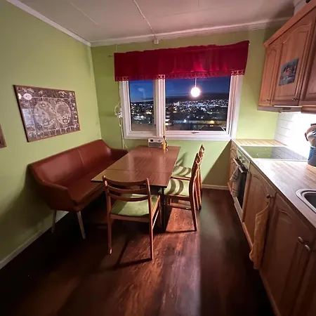 Large House With Spectacular View Semesterbostad